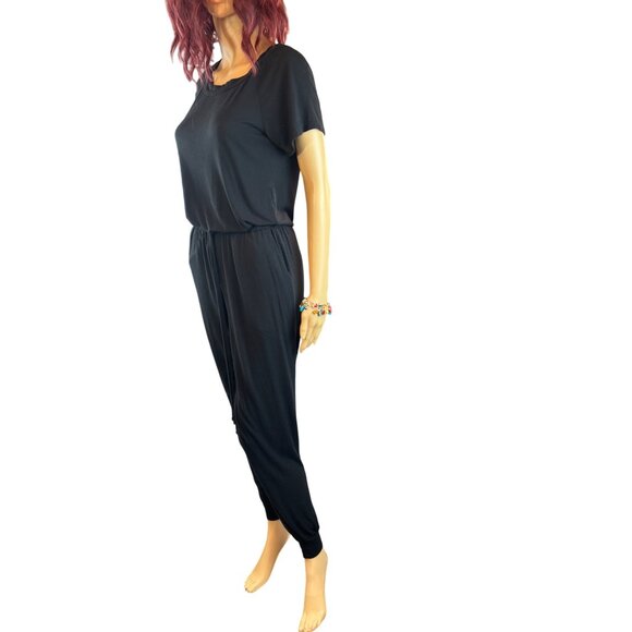 Short Sleeve Jumpsuit With Keyhole Back Design in‎ Black Size Small - Picture 3 of 5